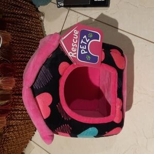 NWT RESCUE PETZ Super Plush DOG HOUSE Vibrant Hearts 🩷🩵💜